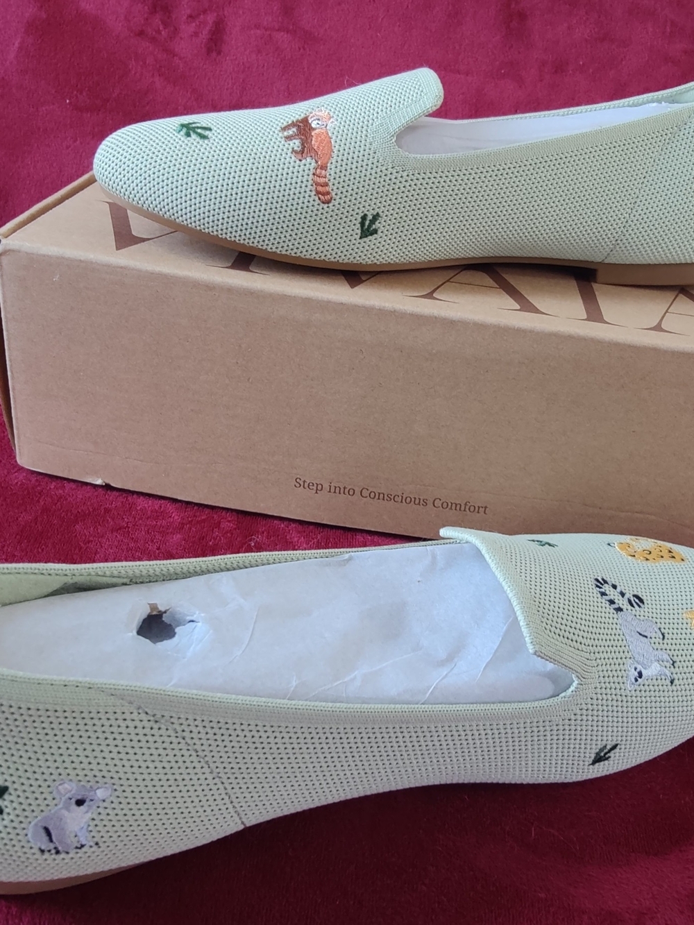 Casual Slip-On Flats in Light Green with Embroidered Animals